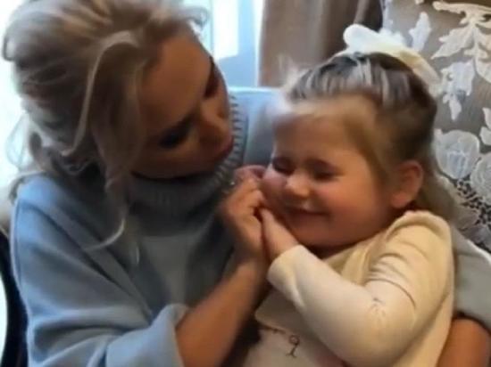 Трогательное видео разместила в соцсетах уроженка Новосибирска Пелагея