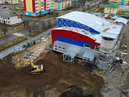 Новый бассейн на Колыме строители сдадут раньше срока