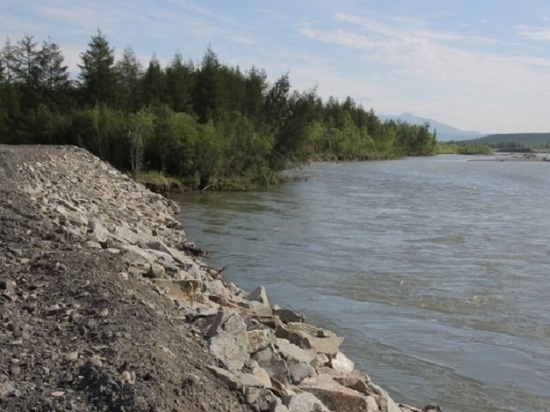 Дамба на реке Ола в Магаданской области появится к концу года