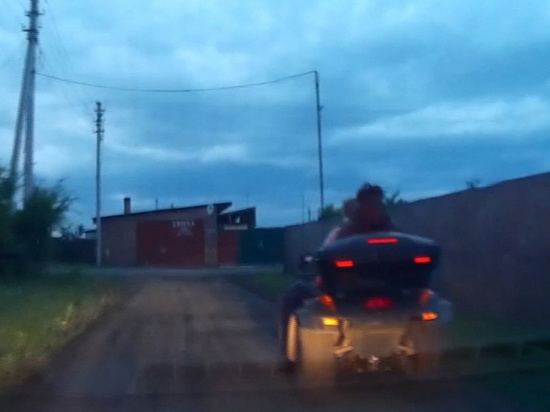 В Саяногорске две школьницы уходили от полицейских на квадроцикле