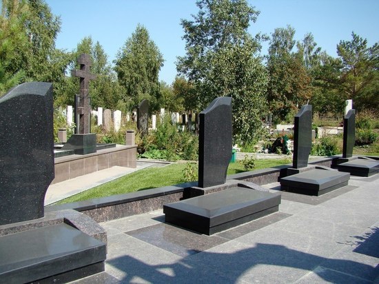В Ужуре могильщик умер во время похорон в свой последний рабочий день