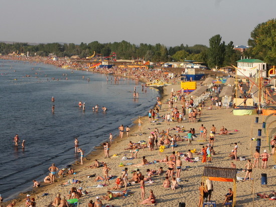 Ростуризм назвал сроки открытия пляжей юга России