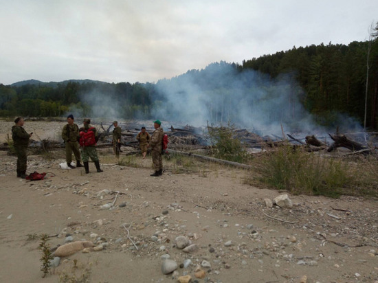 Местные жители устроили пожар в нацпарке в Бурятии