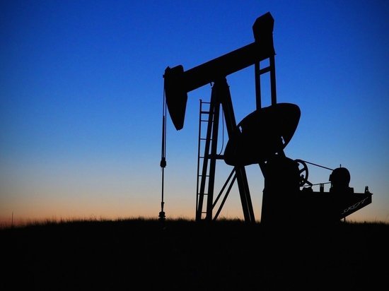 Нефть упала в цене после рекордного удорожания