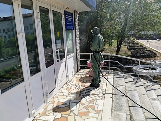 Войска РХБЗ продезинфицировали краевую больницу в Чите