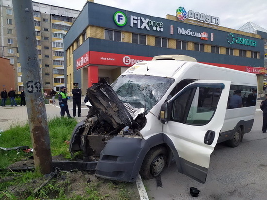 В ДТП с маршруткой в Йошкар-Оле пострадали пять человек