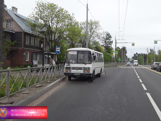 В Ивановской области пассажирку маршрутки зажало дверями