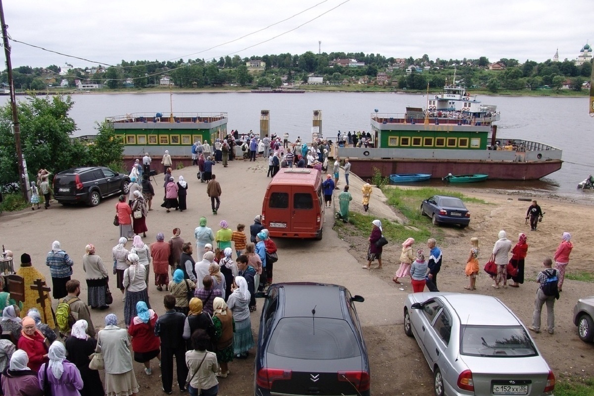 Паром в аргентину. Тутаев паромная переправа. Паромная переправа Ярославль-Тутаев. Паромная переправа Кинешма Заволжск. Переправа в Тутаеве 2021.