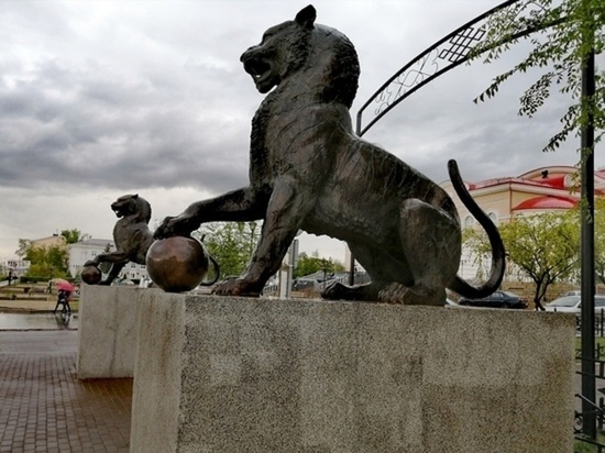 Скульптор продал мэрии Улан-Удэ тигров за 5 миллионов рублей
