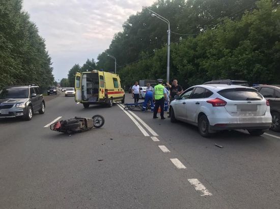 В Уфе 45-летний скутерист пострадал в столкновении с легковушкой