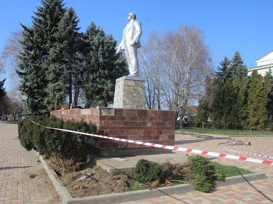 На Ставрополье реконструируют памятник Ленину