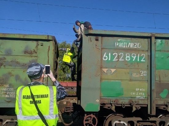 Ижевского блогера сняли с грузового поезда в Пермском крае