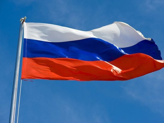Жителям Колымы предложили петь гимн России с балкона