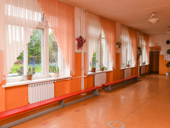 Губернатор Смоленской области посетил с инспекцией школу №2 в Велиже