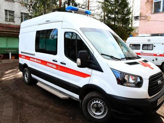Сотрудники скорой помощи получили две тысячи бахил от производителя из Тверской области