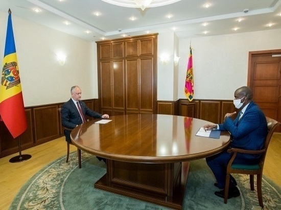 Президент Молдовы провел рабочую встречу с послом США