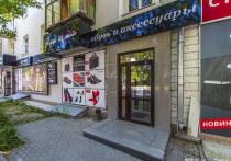Евгений Куйвашев 8 июня подписал указ, разрешающий работу магазинам с отдельным входом площадью до 400 квадратных метров