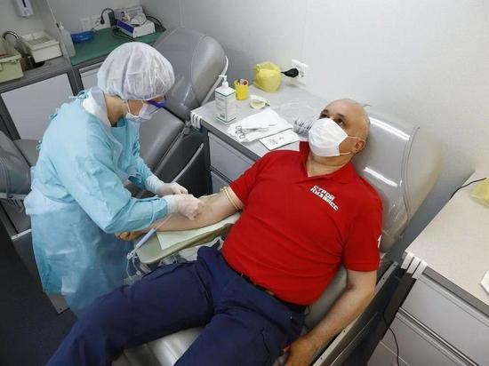 Сергей Цивилёв сдал кровь в рамках всероссийской донорской акции