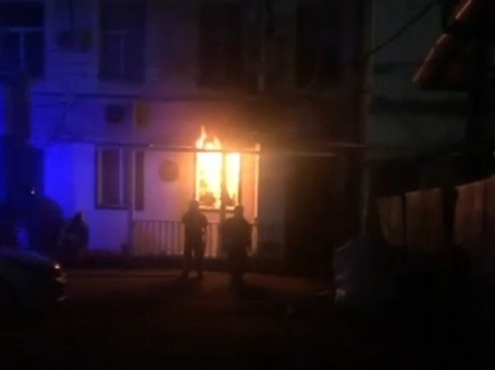 В центре Ярославля в ночном пожаре сгорела пиццерия