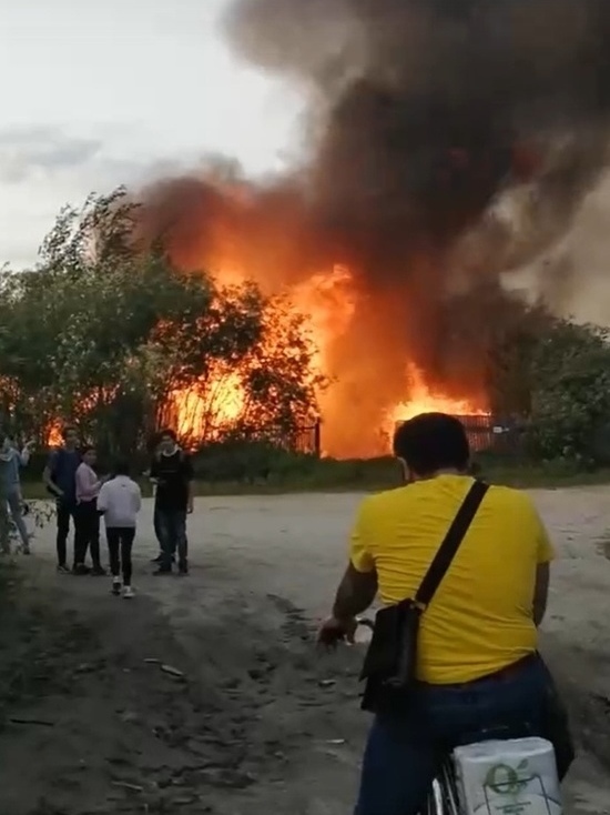 В Ноябрьске сгорел еще один расселенный дом