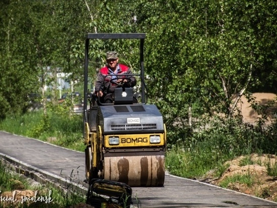 Как продвигаются дорожные работы на одной из самых длинных улиц Смоленска