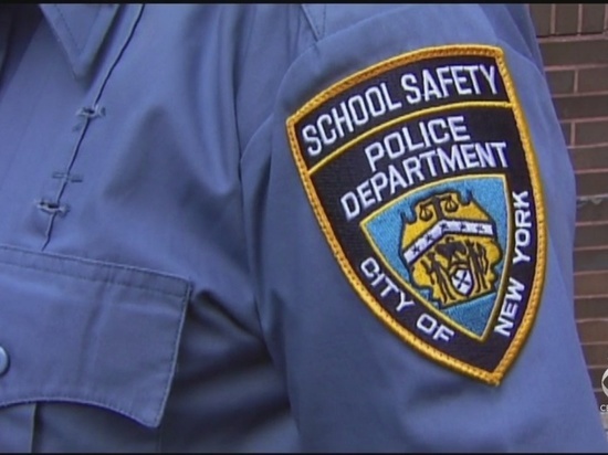 Из нью-йоркских школ хотят убрать полицейскую охрану