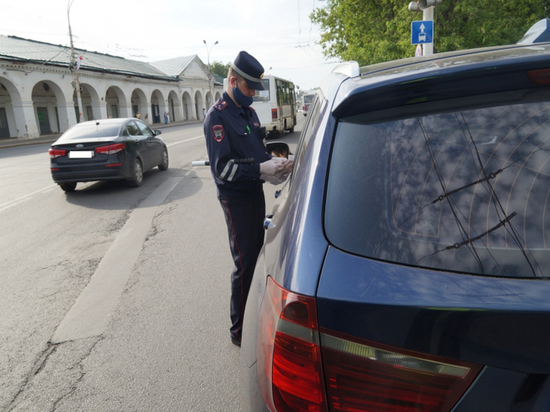 В Костроме ГИБДД проводит рейды по борьбе с незаконной тонировкой