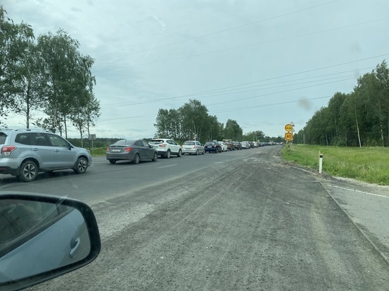 На трассе Ярославль – Кострома образовалась пробка в несколько километров