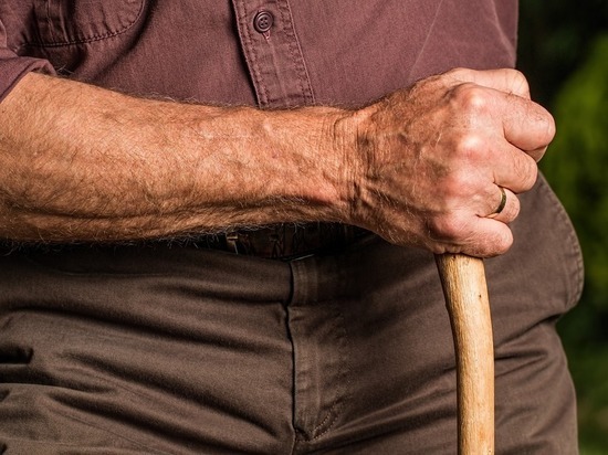 Смолянка помогла добраться домой дедушке, который забыл, где живет