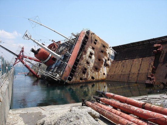 Более 20 затонувших судов поднимут на Дальнем Востоке