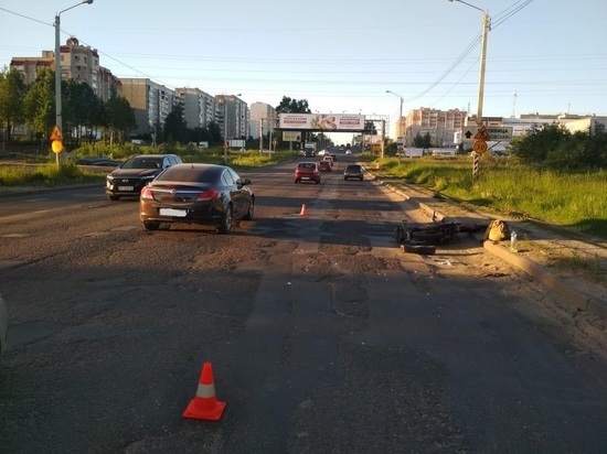В Костроме юный гонщик на ВАЗе сбил пенсионеров на Яве