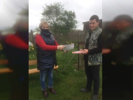 В Смоленской области девятиклассник отправился в соседнюю деревню, чтобы отремонтировать крыльцо библиотеки