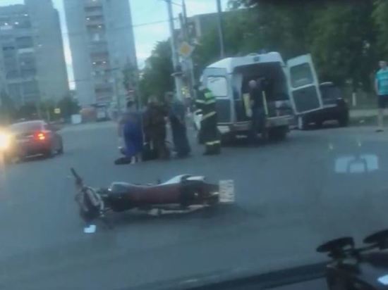 В Брянске на Дружбе случилось страшное ДТП с участием мотоциклиста