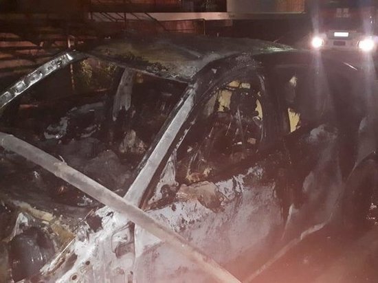 В иркутском Берёзовом ночью сгорел BMW X6