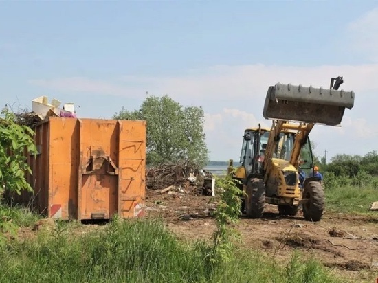Больше 700 кубометров мусора вывезли с острова Залита Больше 700 кубометров мусора вывезли с острова Залита