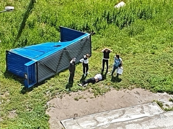 Супруга пострадавшего от падения остановки в Новосибирске подаст в суд Супруга пострадавшего от падения остановки в Новосибирске подаст в суд
