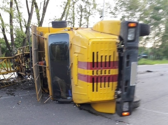 В Калуге несколько человек пострадали в ДТП с "Зилом"