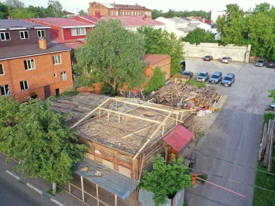 В Серпухове сносят недостроенное здание по решению суда