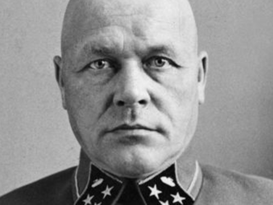 Командующий Западным фронтом генерал Павлов за день до вторжения фашистов запрещал своим подчиненным «дрейфить»