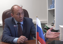 Удивительное совпадение: стоило выйти сатирическому ролику с очень популярным на YouTube «председателем исполкома Наливкиным», «разоблачающим» коррумпированного полицейского, как играющего председателя актера посадили
