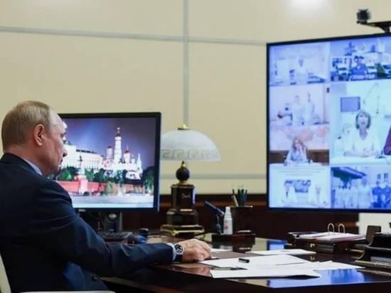 Владимир Путин пообщался с медработниками Дагестана