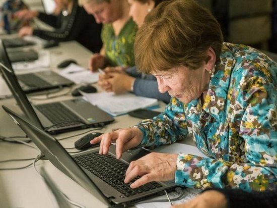 Югорским пенсионерам помогут возобновить трудовую деятельность