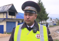 Двух маленьких детей и их мать спас из пожара чувашский полицейский, однофамилец российского учёного-самородка - Максим Ломоносов