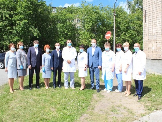 Ирбитские медики получили подарки от молочного завода в честь профессионального праздника