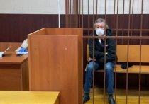 Я сейчас непопулярную вещь скажу: отстаньте, пожалуйста, от Михаила Ефремова с попытками оправдания, обвинения и «человеческими» версиями трагедии