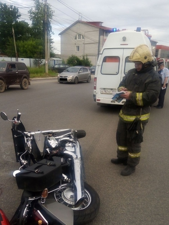В Калуге 54-летний мотоциклист влетел под легковушку