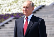 За сутки до парада Победы и за неделю до голосования по поправкам в Конституцию президент России Владимир Путин решил выступить с обращением к нации. Мы провели онлайн-трансляцию обращения президента. 