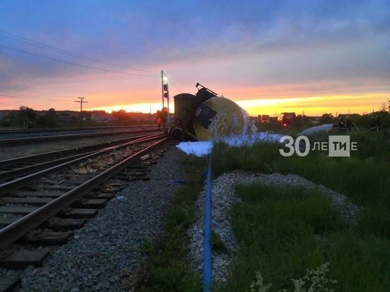 Цистерна с метанолом сошла с рельсов в Татарстане