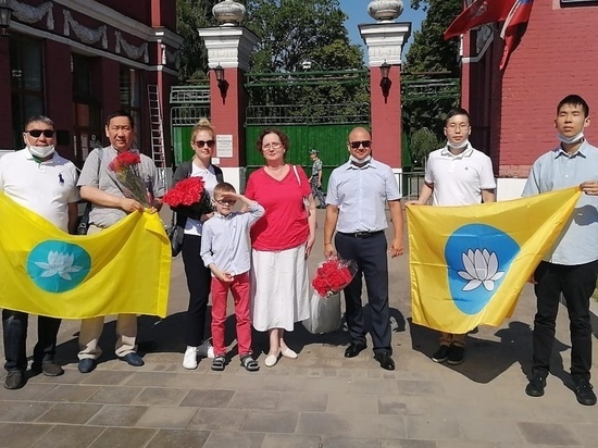 Московские калмыки почтили память наших героев Московские калмыки почтили память наших героев