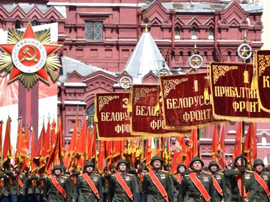 На параде Победы с президентом Киргизии случилась